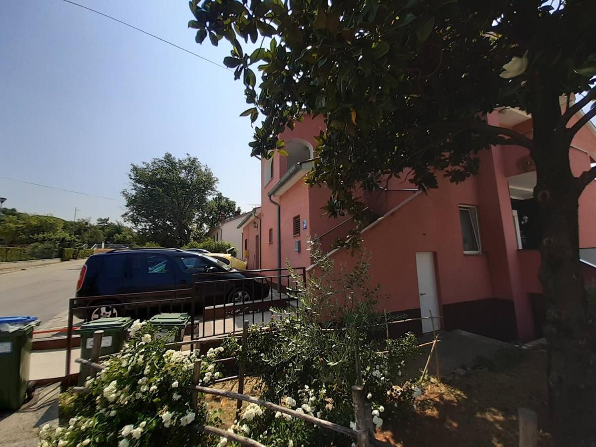 Two Bed Rooms Fortuna Near The Beach Πόρετς Εξωτερικό φωτογραφία