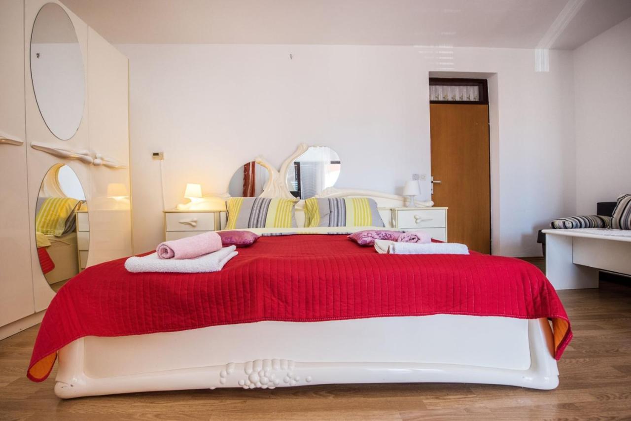 Two Bed Rooms Fortuna Near The Beach Πόρετς Εξωτερικό φωτογραφία