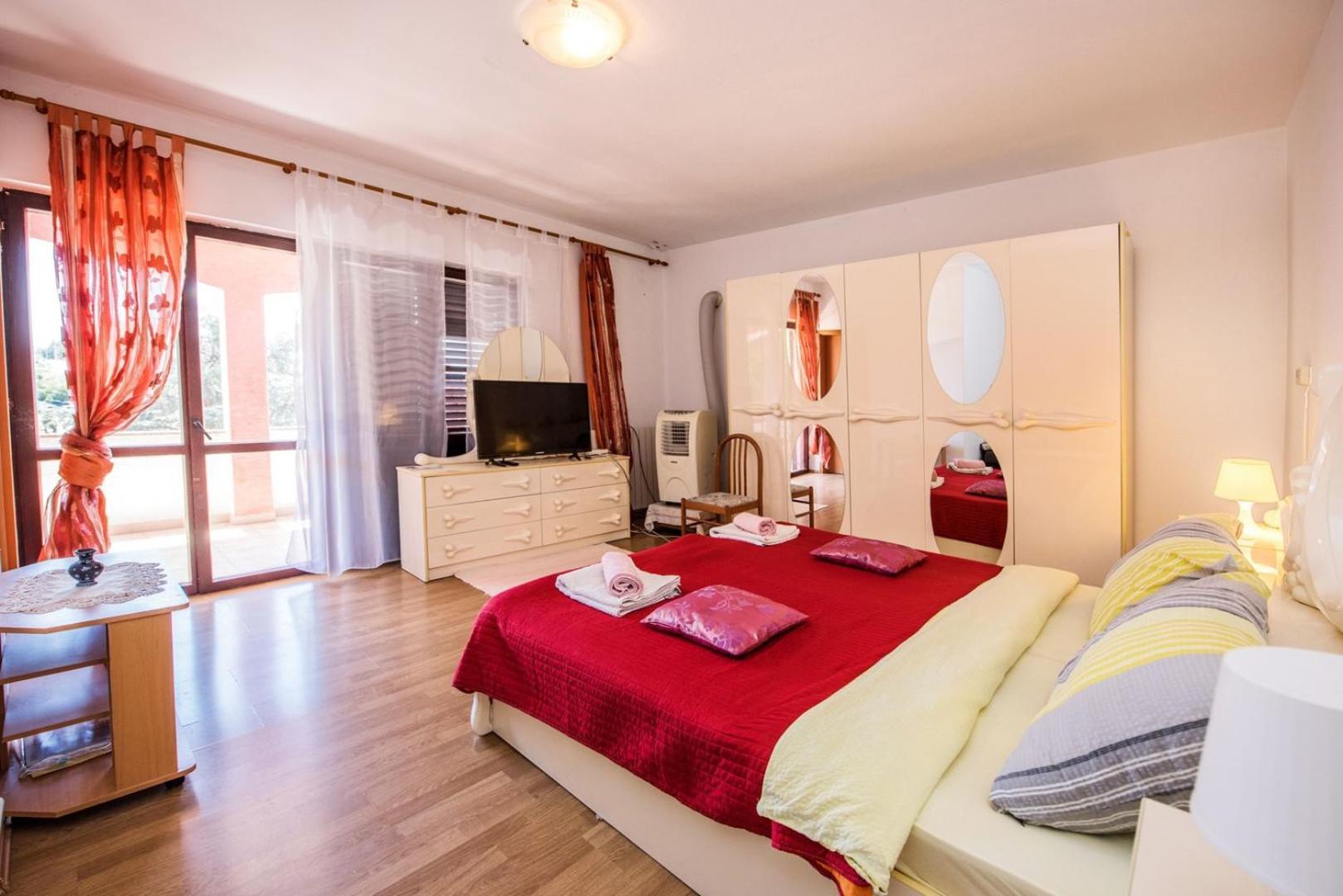 Two Bed Rooms Fortuna Near The Beach Πόρετς Εξωτερικό φωτογραφία