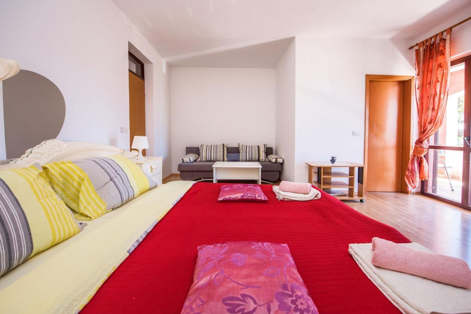 Two Bed Rooms Fortuna Near The Beach Πόρετς Εξωτερικό φωτογραφία
