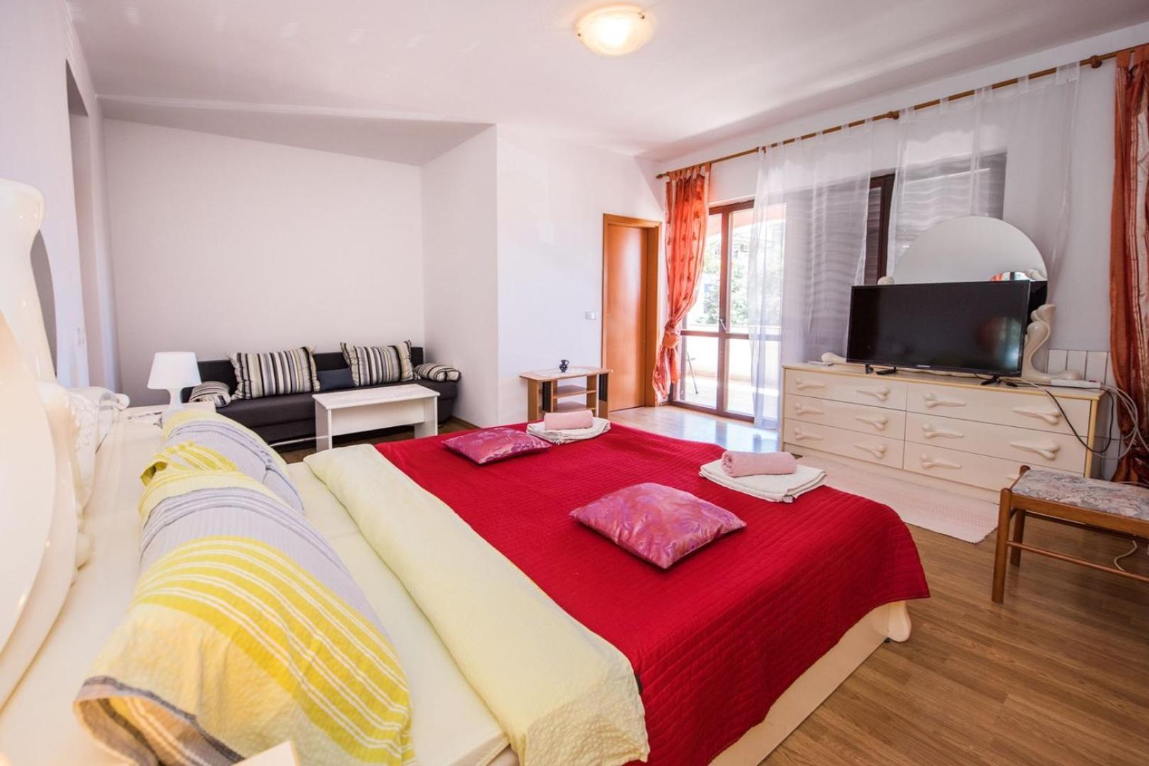 Two Bed Rooms Fortuna Near The Beach Πόρετς Εξωτερικό φωτογραφία